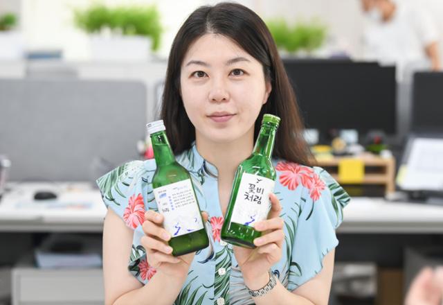 소주 영업판의 나홀로 여자, 서러워도 슬퍼도 꽃비는 안 울어 [일잼원정대] - 뉴스 썸네일 이미지