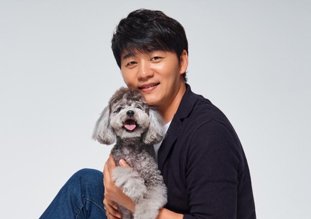 '꽃중년' 김승수 "25년 연기 인생 바꾼 건 강아지 공장 출신 노견" [인터뷰] - 뉴스 썸네일 이미지