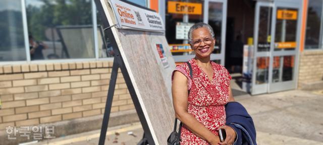 7일 미국 조지아주 애틀랜타 인근 도시 파우더스프링스 주택 수리용품 소매점 홈디포 앞에서 만난 60대 흑인 여성 직원 킴. 파우더스프링스=권경성 특파원