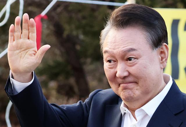 구속 날짜' 관행 배척한 윤석열 재판부…다른 사건 혼란 없겠나 | 한국일보