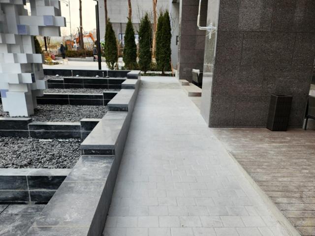 '건설업=환경오염' 오명 벗는다...친환경 기술 개발에 열중인 롯데건설 - 뉴스 썸네일 이미지