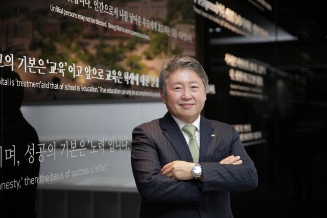 건양대학교 김용하 총장