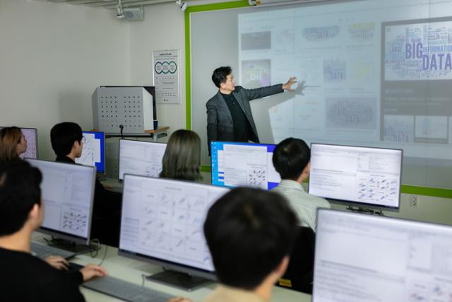 국방산업경영학부 수업.